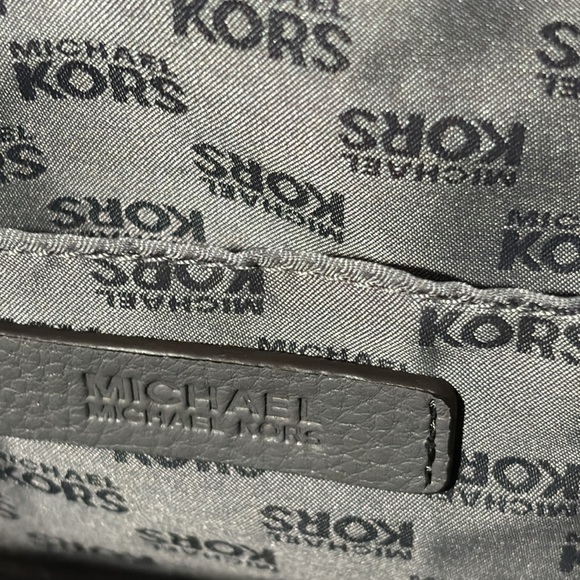 EUC Michael Kors Hudson Large Leather Satchel Crossbody Bag Gray COI Included - Picture 12 of 15